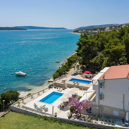 Ivona By The Sea Apartment Trogir